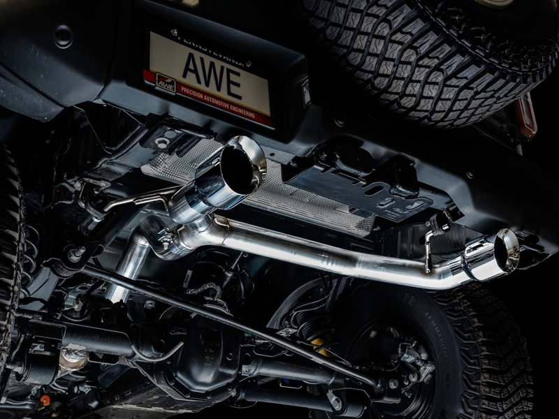 AWE Tuning 2021+ Ford Bronco 0FG Dualer Auspuff mit Chrome-Silber-Spitzen und Bash Guard