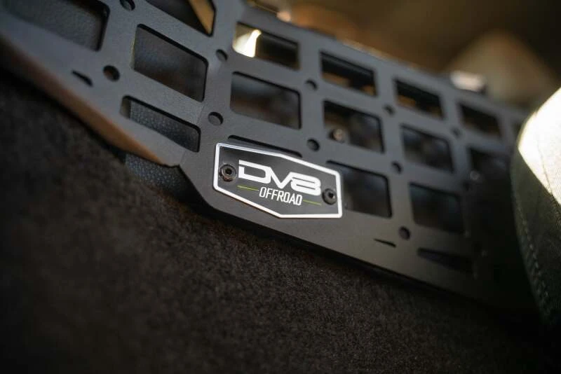 DV8 Offroad Center Console Molle Panels & Digital Device Mount für 2024 Toyota Tacoma