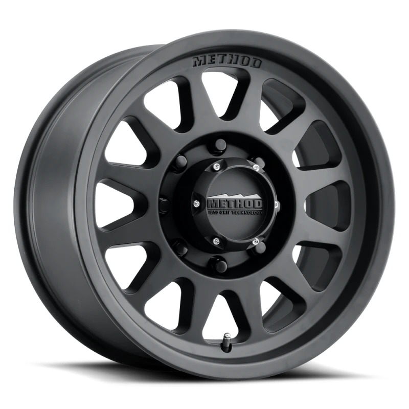 Method MR704 HD 17x9 18mm Offset 8x6.5 130.81mm CB Matte Black Wheel