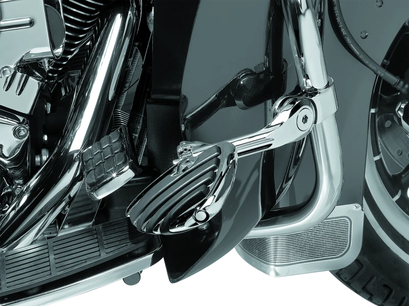 Kuryakyn Tour-Tech Cruise 6in Mount Arm With ISO Wing Pegs 1-1/4in Clamp Chrome