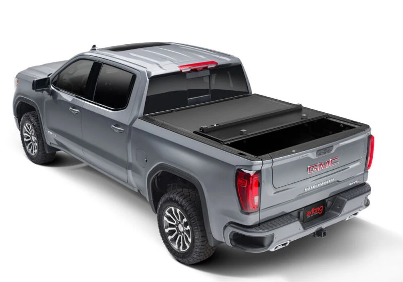 Extang Xceed Tonneau Cover für 2020–2023 Chevy/GMC Silverado/Sierra 2500HD/3500HD 6ft. 9in. ohne Seitenboxen