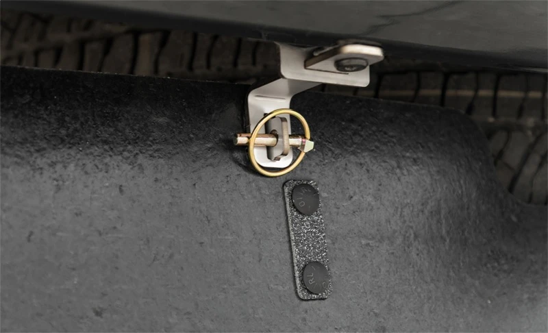 Access Rockstar 2023+ Ford F-250/350 Commercial Tow Flap mit Hitzeschild
