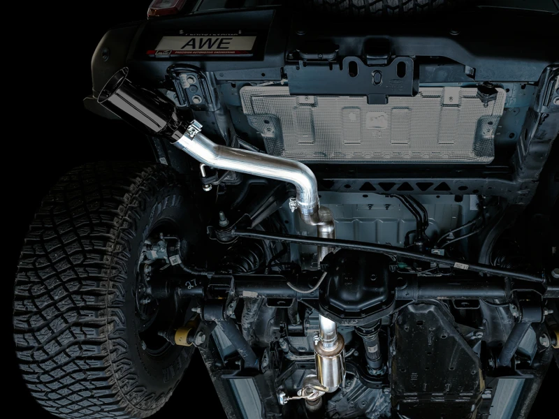 AWE Tuning 2021+ Ford Bronco 0FG Einzelrohrauslass Auspuff mit Diamant-Schwarz-Spitze und Bash Guard