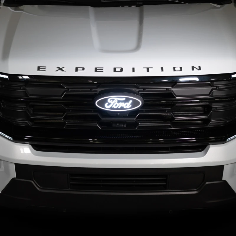 Putco Frontgrill LED Emblem für 2025 Ford Expedition