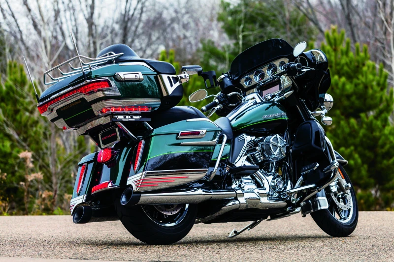 Kuryakyn Tri-Line Accent for Rear Tour-Pak Light Chrome