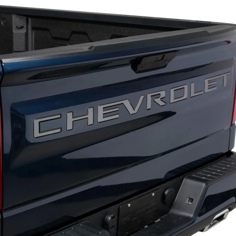 Putco 23-24 Chevrolet Colorado - Grillbuchstaben - Schwarzes Platin Chevrolet Buchstaben
