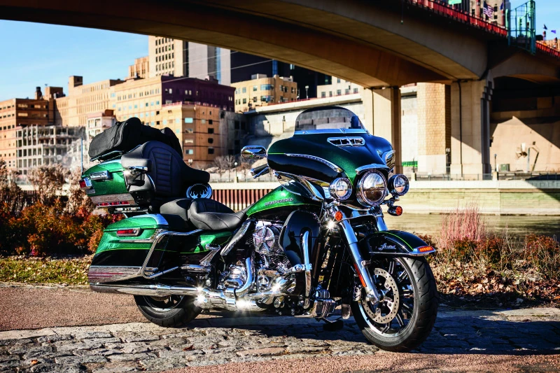 Kuryakyn Flame Lautsprechergrills für 14-Up Touring Modelle Chrom
