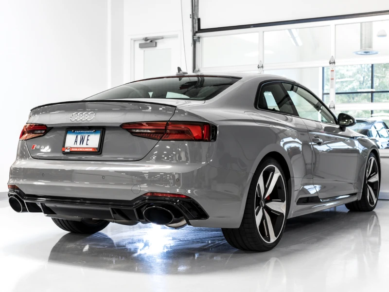 AWE Tuning Audi B9 RS 5 Sportback Touring Edition Auspuff-Non Resonated- Diamantschwarz RS-Stil-Tipps