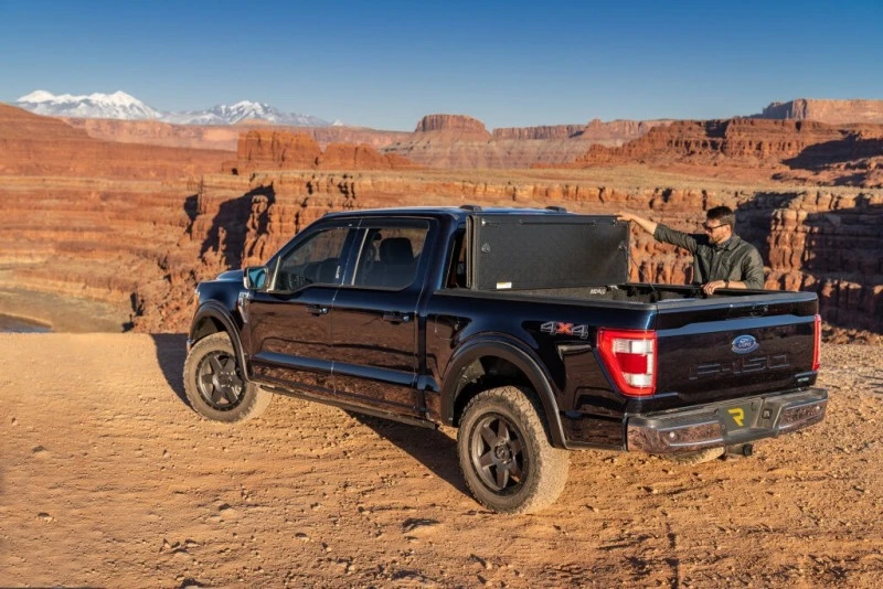 UnderCover Armor Flex Tonneau-Abdeckung für 2021+ Ford F-150 Crew Cab 5,5ft
