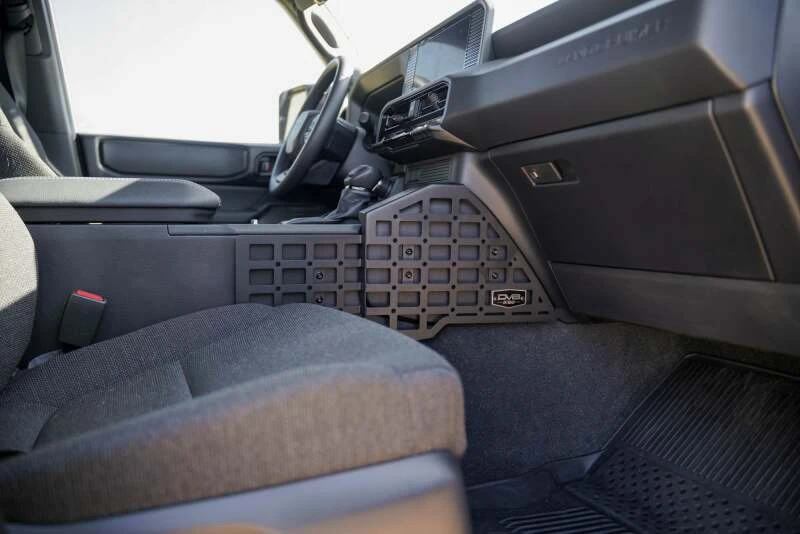 DV8 Center Console Molle Panels für 2024–2025 Toyota Land Cruiser