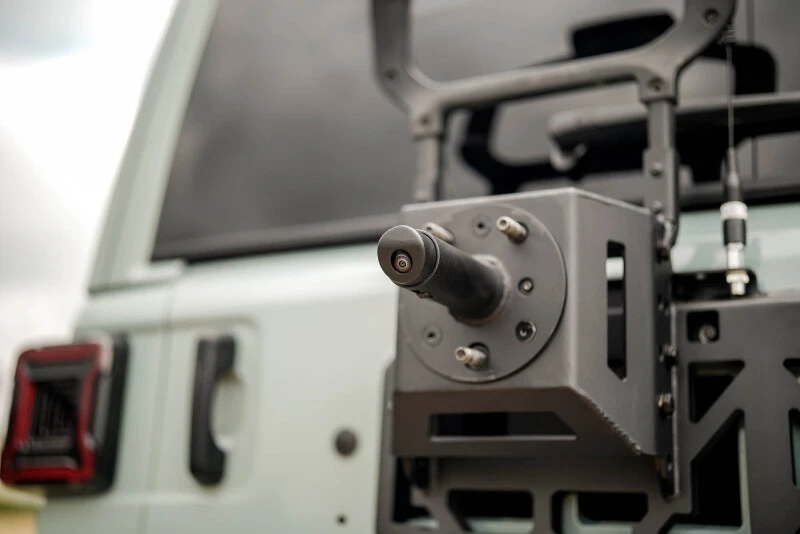 DV8 Offroad Spare Tire Carrier für 2018–2025 Jeep Wrangler JL