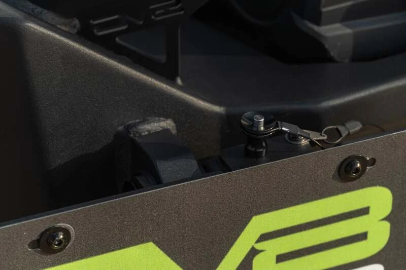 DV8 Offroad Universal Quick Release D-Ring Nummernschildhalter