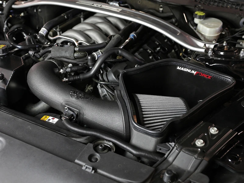 aFe Magnum FORCE Stage-2 Pro DRY S Kaltluft-Ansaugsystem 15-17 Ford Mustang GT V8-5.0L