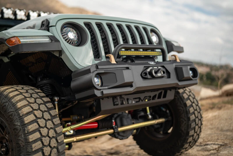 DV8 Offroad OE Plus Front Bumper für 2018–2025 Jeep Wrangler JL und 2020–2025 Jeep Gladiator JT