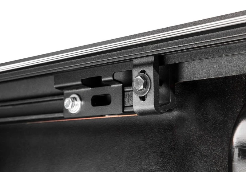 Undercover Select Hard Folding Tonneau Cover für 2005–2015 Toyota Tacoma 5ft. Bed