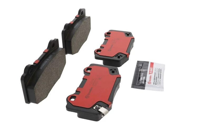 Brembo OE Ceramic Bremsbeläge für 2015–2022 Ford Mustang