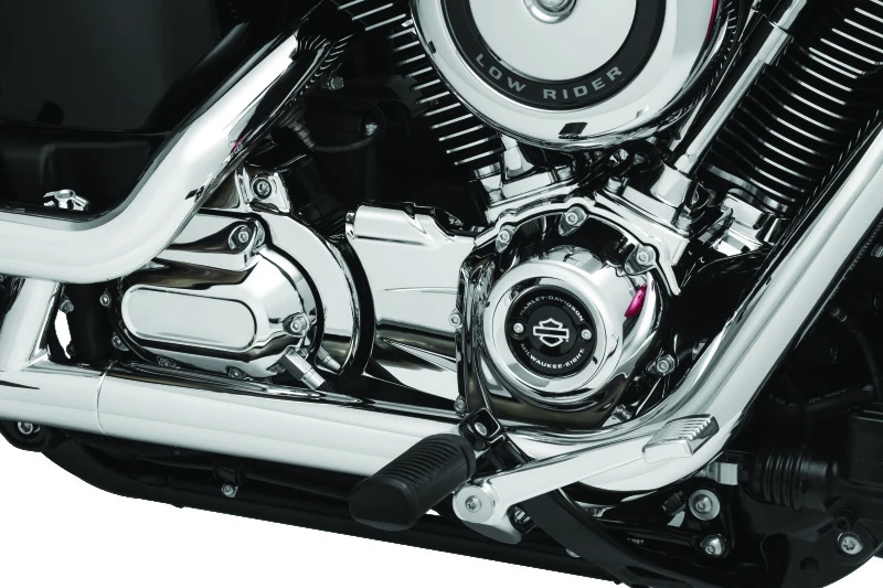 Kuryakyn Precision Ölmessstab Chrom für Harley Softail M8