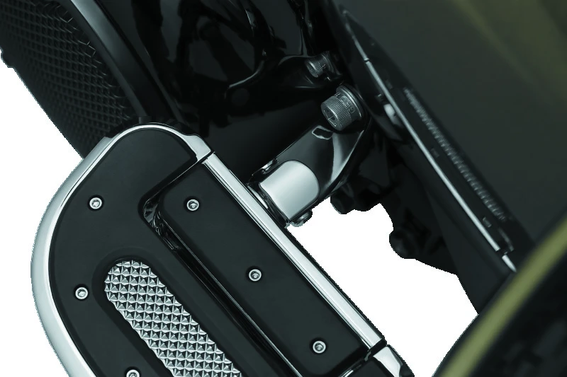 Kuryakyn Non-Pivot Splined Peg Adapter für Harley-Davidson Modelle Chrom