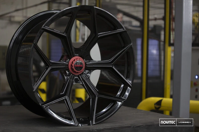 Vossen x Novitec NL4-5L 20x9 ET:36 Gloss Black Lamborghini Huracan Front Wheel