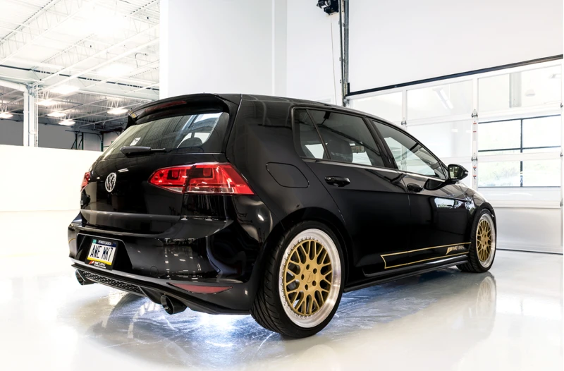 AWE Tuning Volkswagen GTI MK7.5 2.0T Track Edition Auspuff mit Diamant-Schwarz Spitzen 102mm