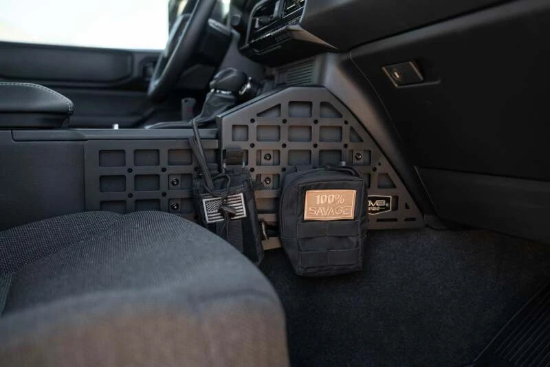 DV8 Center Console Molle Panels für 2024–2025 Toyota Land Cruiser