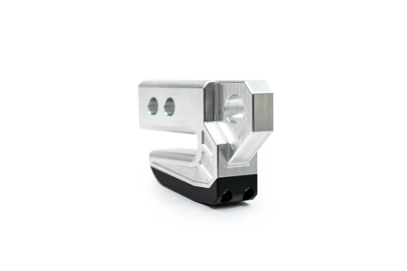 DV8 Xtract Hitch Skid Plate - Raw