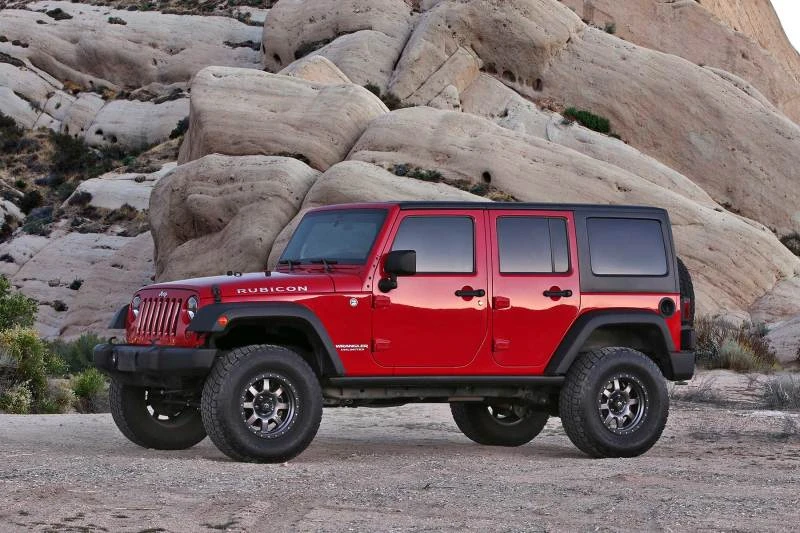 Fabtech 07-18 Jeep JK 4WD 4-Türer 3 Zoll Sport-System mit Perf.-Stoßdämpfern