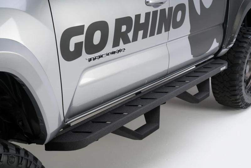 Go Rhino 15-19 Ram 1500 Classic RB10 Komplett-Kit mit RB10 + Brkts + 2 RB10 Drop Steps
