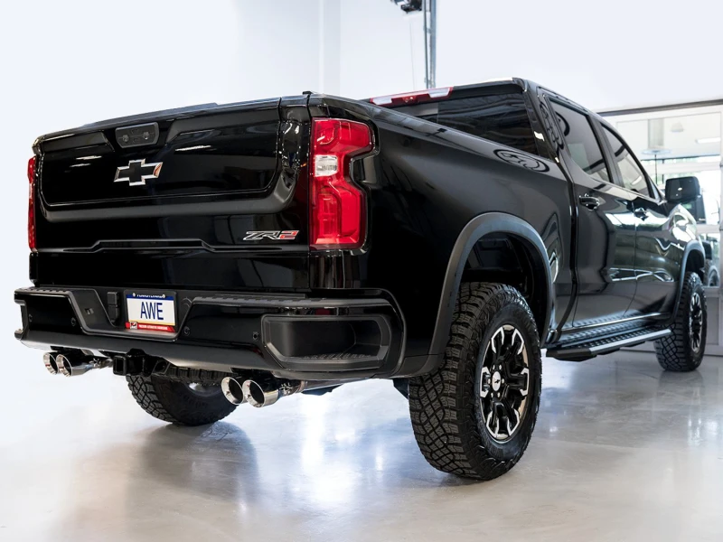 AWE Tuning 22-23 GMC Sierra 1500 AT4X 6.2L 0FG Katbackschalldämpfer Split Dual (Flacher Stoßfänger) - Chrom-Silber-Tipps