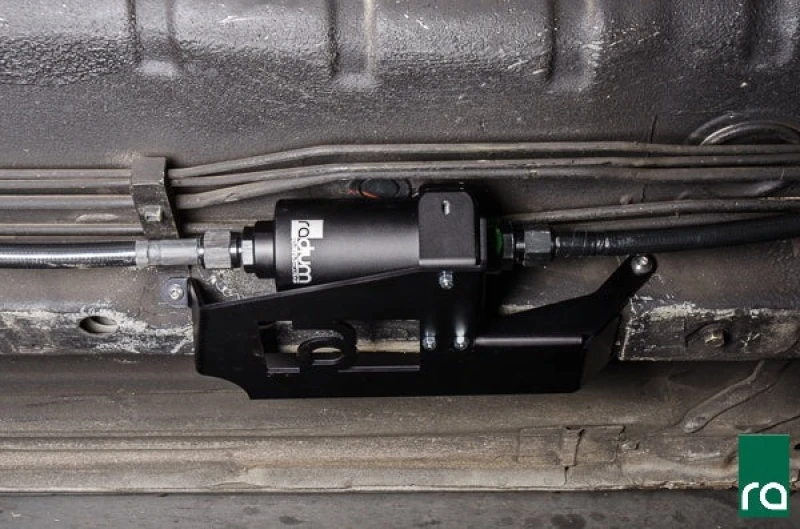 Radium Engineering Kraftstofffilterhalter für Mitsubishi Evo 7/8/9