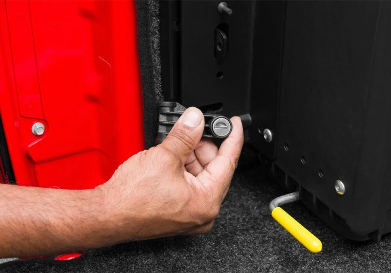 UnderCover Swing Case für 2015–2020 Ford F-150 (Fahrerseite)
