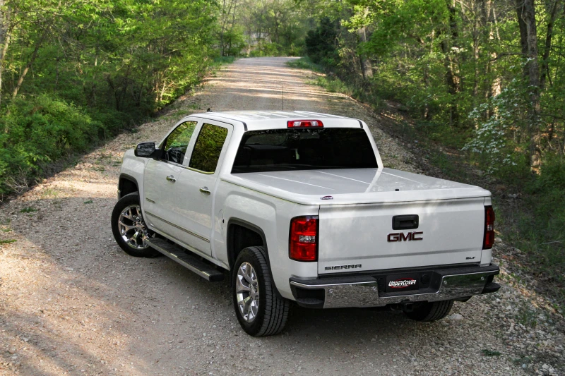 UnderCover LUX Tonneau-Abdeckung für 2014–2015 GMC Sierra 1500 5,8ft Sonoma Jewel Red