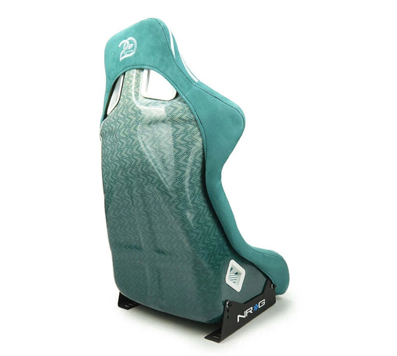 NRG FRP Bucket Seat - 20 Year Anniversary - Microfiber Green mit weißen Streifen & Pfeil-Design - Large