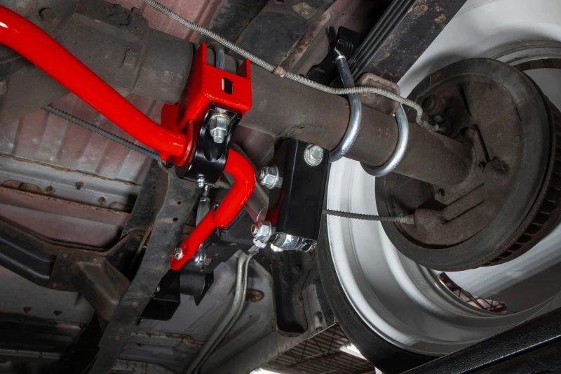 UMI Performance 73-87 GM C10 Stoßdämpfer-Verlagerungs-Kit Hinten