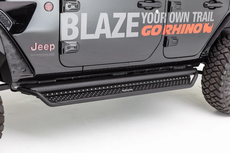 Go Rhino 15-18 Ram 1500 Dominator Extreme D1 Seitenstufen Komplett-Kit mit Seitenstufe + Halterungen