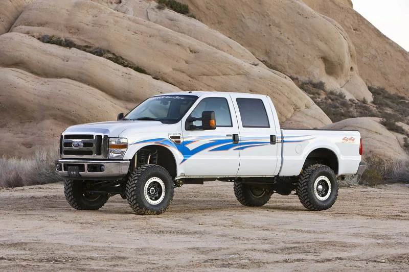 Fabtech 08-16 Ford F250 4WD 6 Zoll 4Link-System mit Spulen und Perf.-Stoßdämpfern