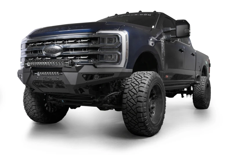 Addictive Desert Designs Honeybadger Frontstoßstange für 2023+ Ford Super Duty