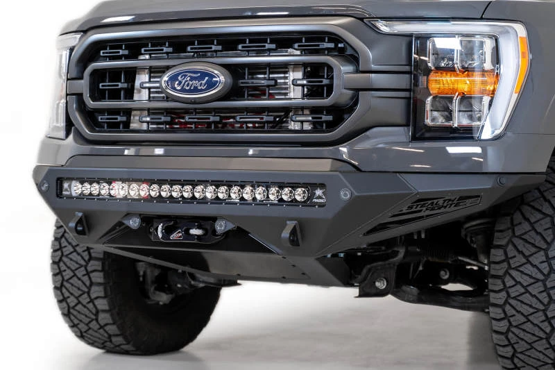 Addictive Desert Designs Stealth Fighter Winch Front Bumper für 2021 Ford F-150