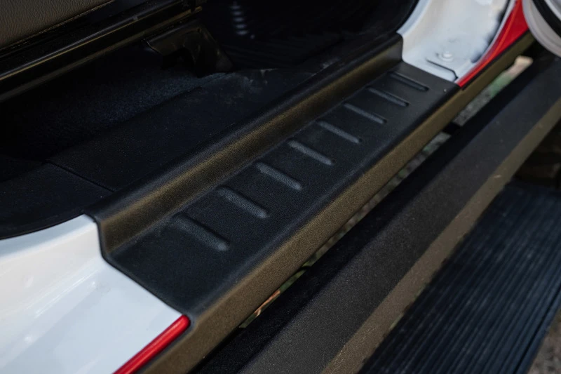 Bushwacker 20-21 Jeep Gladiator Trail Armor Rockerpanel