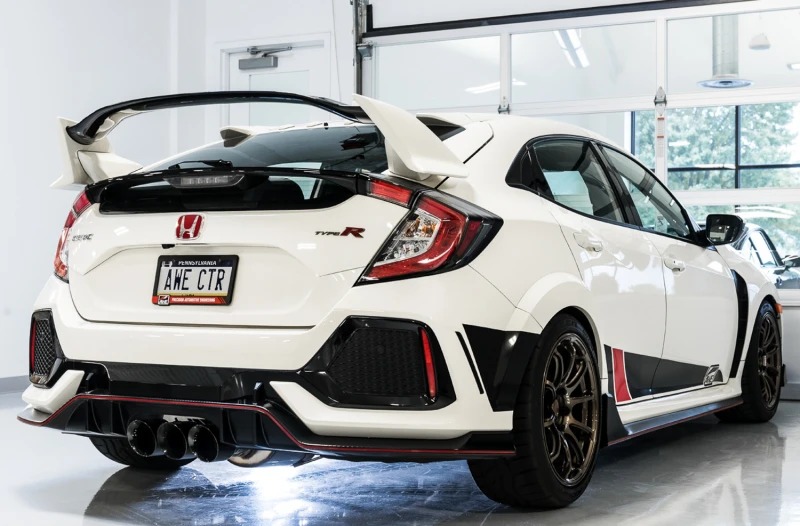 AWE Tuning 2017+ Honda Civic Type R Touring Edition Auspuffanlage mit Front- und Mittelrohr - Diamant-Schwarz-Spitzen