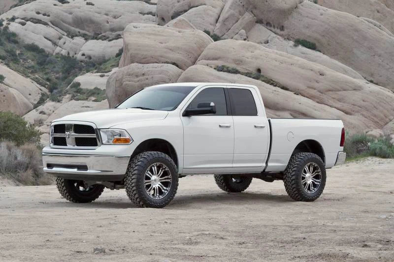 Fabtech 09-11 Dodge 1500 4WD 6 Zoll Basic-System mit Stealth