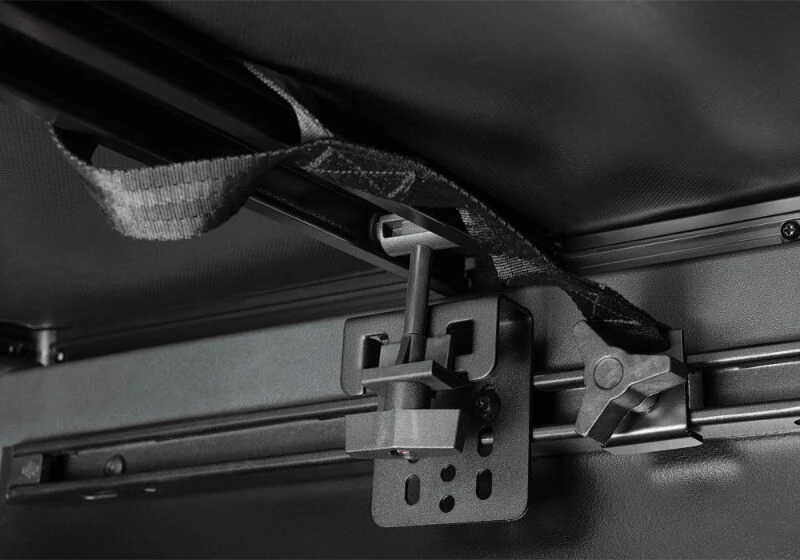 Extang Trifecta E-Series Tri-Fold Tonneau Cover für 2024–2025 Toyota Tacoma