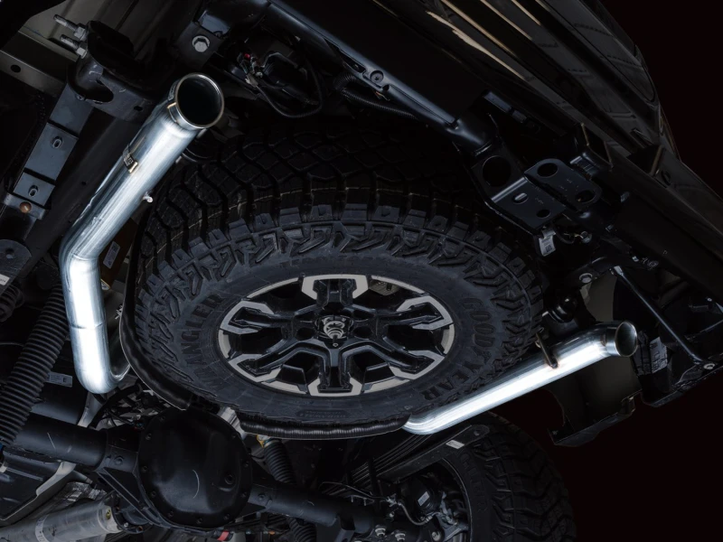 AWE Tuning 22-23 GMC Sierra 1500 AT4X 6.2L 0FG Katback-Doppelausgang (Flacher Stoßfänger) - Bashguard(Ohne Endrohre)