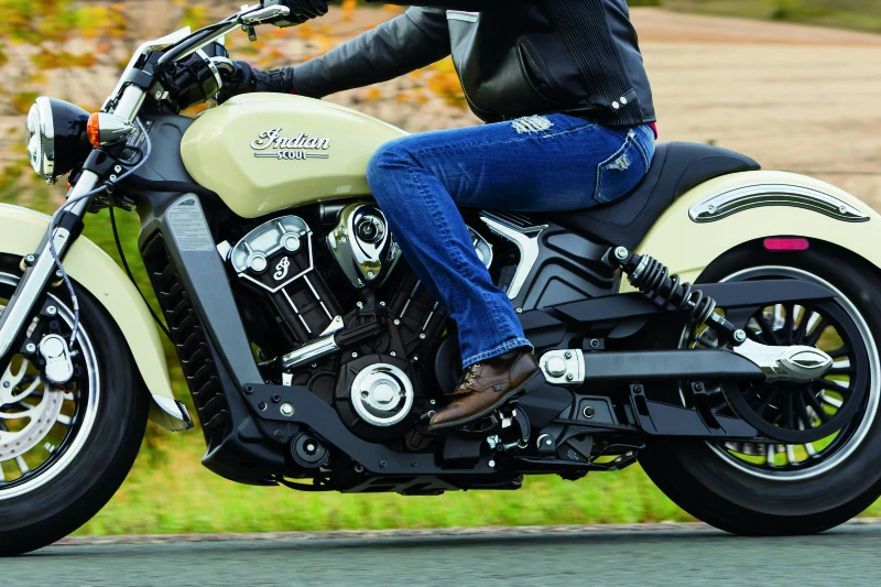 Kuryakyn Mid Controls für 15-19 Scout Modelle ohne Bobber in Schwarz