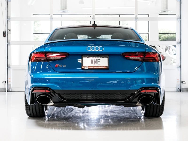 AWE Tuning Audi B9.5 RS 5 Coupe Non-Resonated Touring Edition Abgasanlage - RS-Stil Diamantschwarz Spitzen