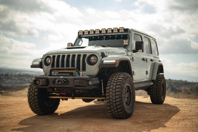 DV8 Offroad OE Plus Front Bumper für 2018–2025 Jeep Wrangler JL und 2020–2025 Jeep Gladiator JT