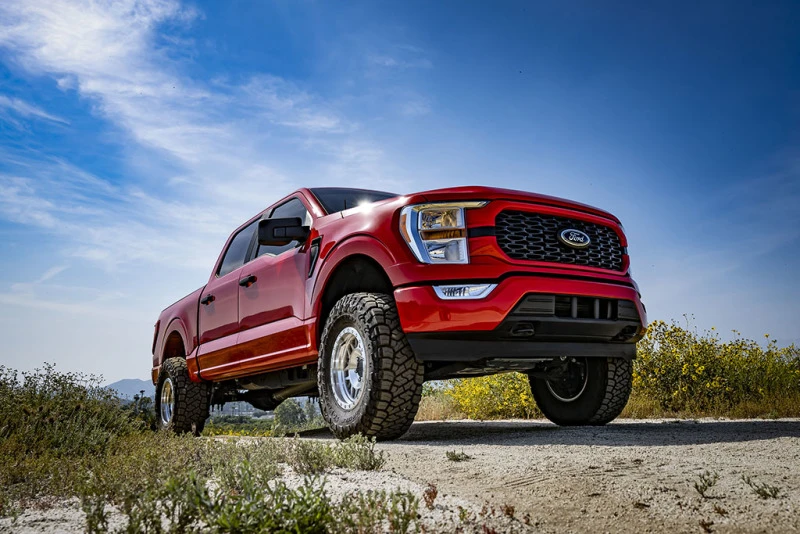 ICON 21-23 Ford F150 4WD 3,5-4,5 Zoll Stage 1 Federungssystem mit Rohr- Oberen Kontrollarmen