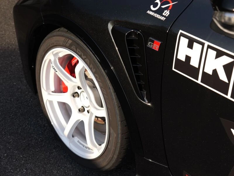 HKS Fender Molding für Toyota GR Corolla GZEA14H