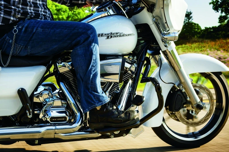 Kuryakyn Heavy Industry Driver Floorboards Black