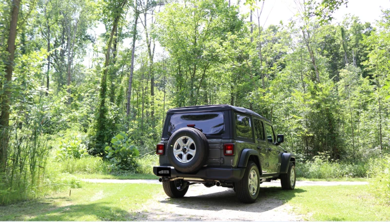 Corsa 2018-2024 Jeep Wrangler JL 2,5 Zoll Doppel-Ausgang Polierte Spitzen Sport-Achse-Endschalldämpfer